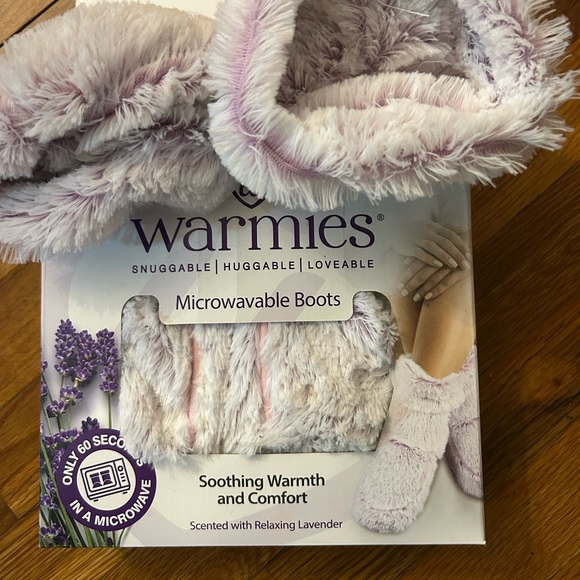 Warmies Shoes - NIB Warmies Microwavable Boots Slippers Purple & White Lavender Scented